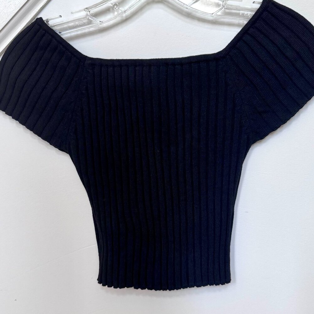 Black Ribbed Knit Crop Top - Picture 3 of 8